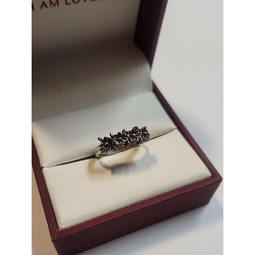 Sarah Coventry Floral Size 6 Adjustable Silver Tone Ring